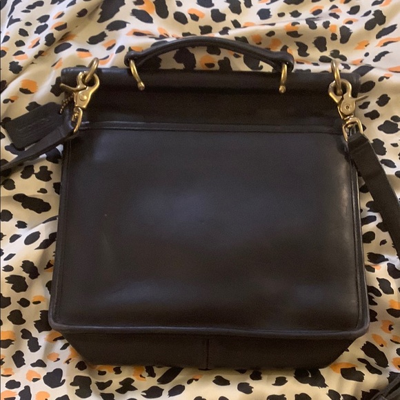 COACH Willis black leather with gold hardware twist lock crossbody purse - Picture 7 of 12